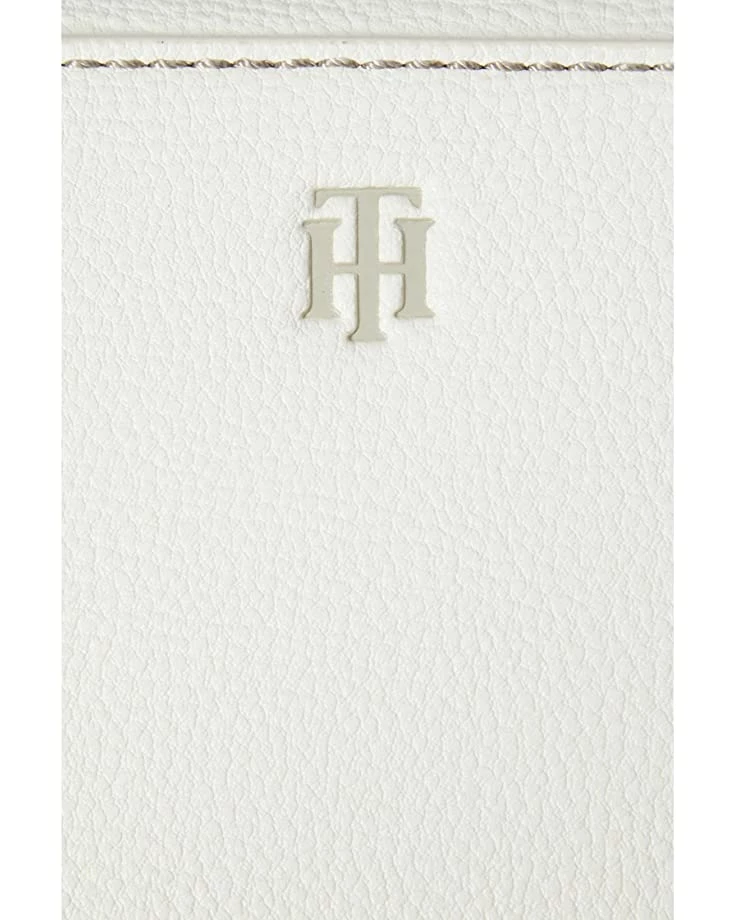 New ❤️ Tommy Hilfiger Handbags Lynn II Camera Crossbody Pebble PVC 💯 4 New ❤️ Tommy Hilfiger Handbags Lynn II Camera Crossbody Pebble PVC 💯 - Image 4